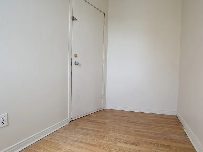 47 Louisa St #47A — Photo 2