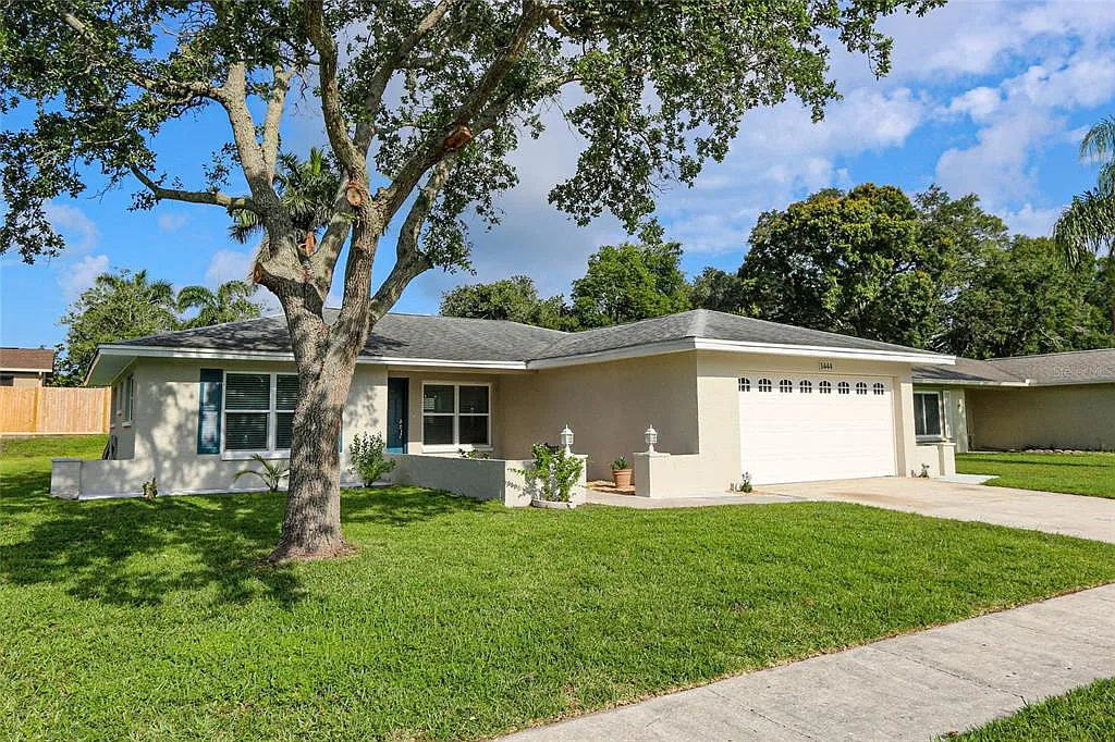 3 bed, 2.0 bath, 1222 sqft, $3,100 — Photo 2