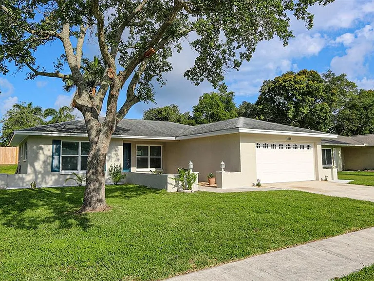 1444 Overcash Dr — Photo 2