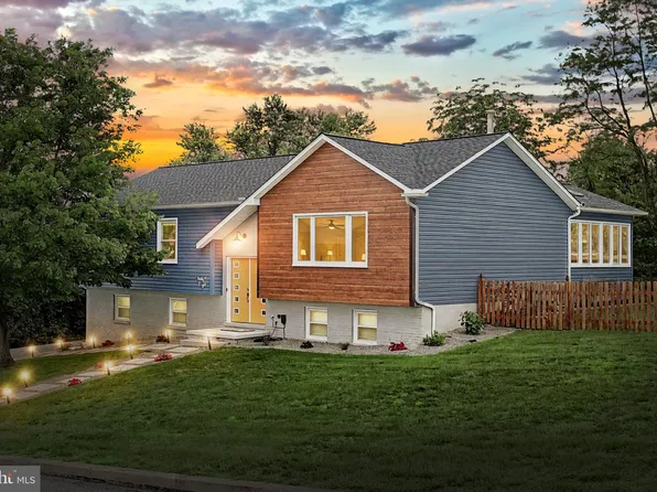38 Hillside Ter, Glen Rock, PA 17327