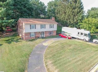 110 Fox Hill Dr, Staunton, VA 24401