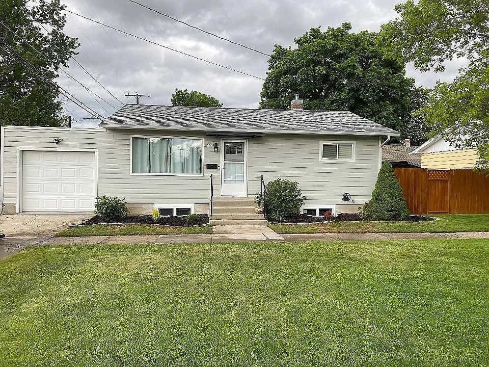 1st image of 220 W Beckwith St W