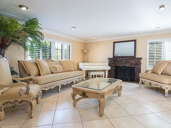 3rd image of 471 Nila Ln