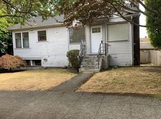 2207 N 39th St, Seattle, WA 98103