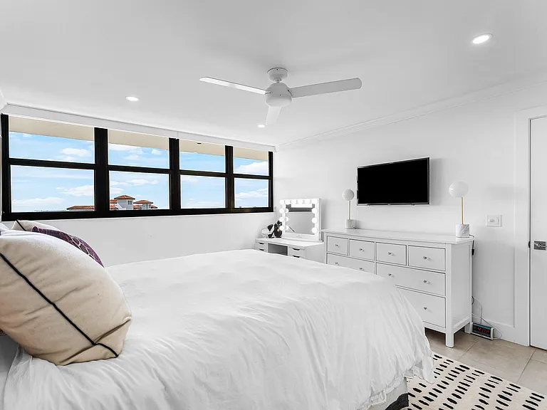 336 Golfview Rd #Penthouse 12 — Photo 23