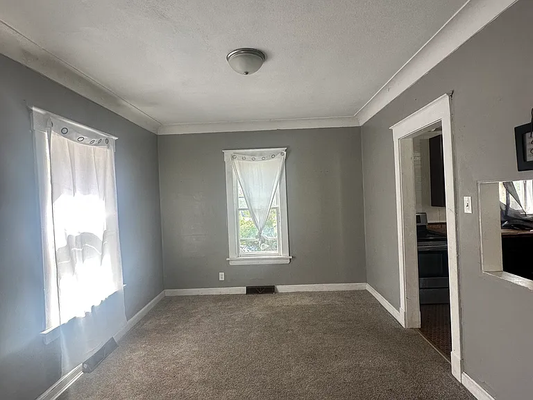 638 Berry St — Photo 4