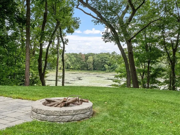 9 Hall Pond Rd, Boylston, MA 01505