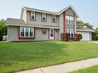 5729 80th St, Kenosha, WI 53142