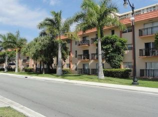 251 172nd St #S1, North Miami Beach, FL 33160