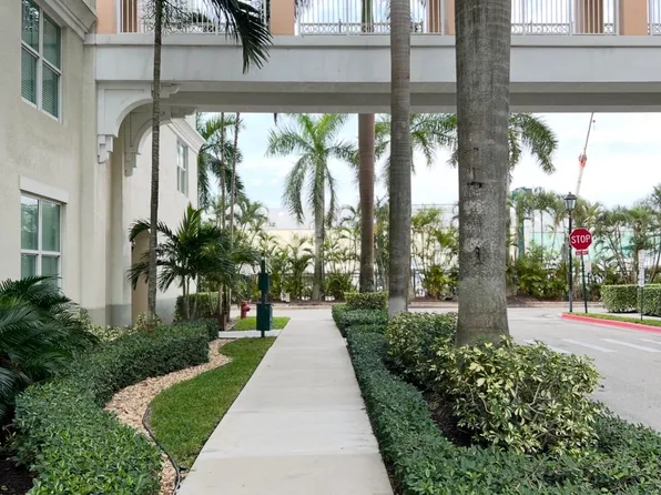 806 Windward Way #216, Lantana, FL 33462