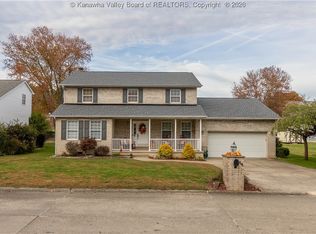 44 Shannon Dr, Hurricane, WV 25526