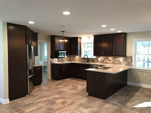 5th image of 6812 Park St