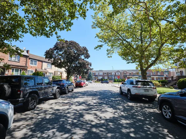 1594 Independence Avenue image 23 of 26