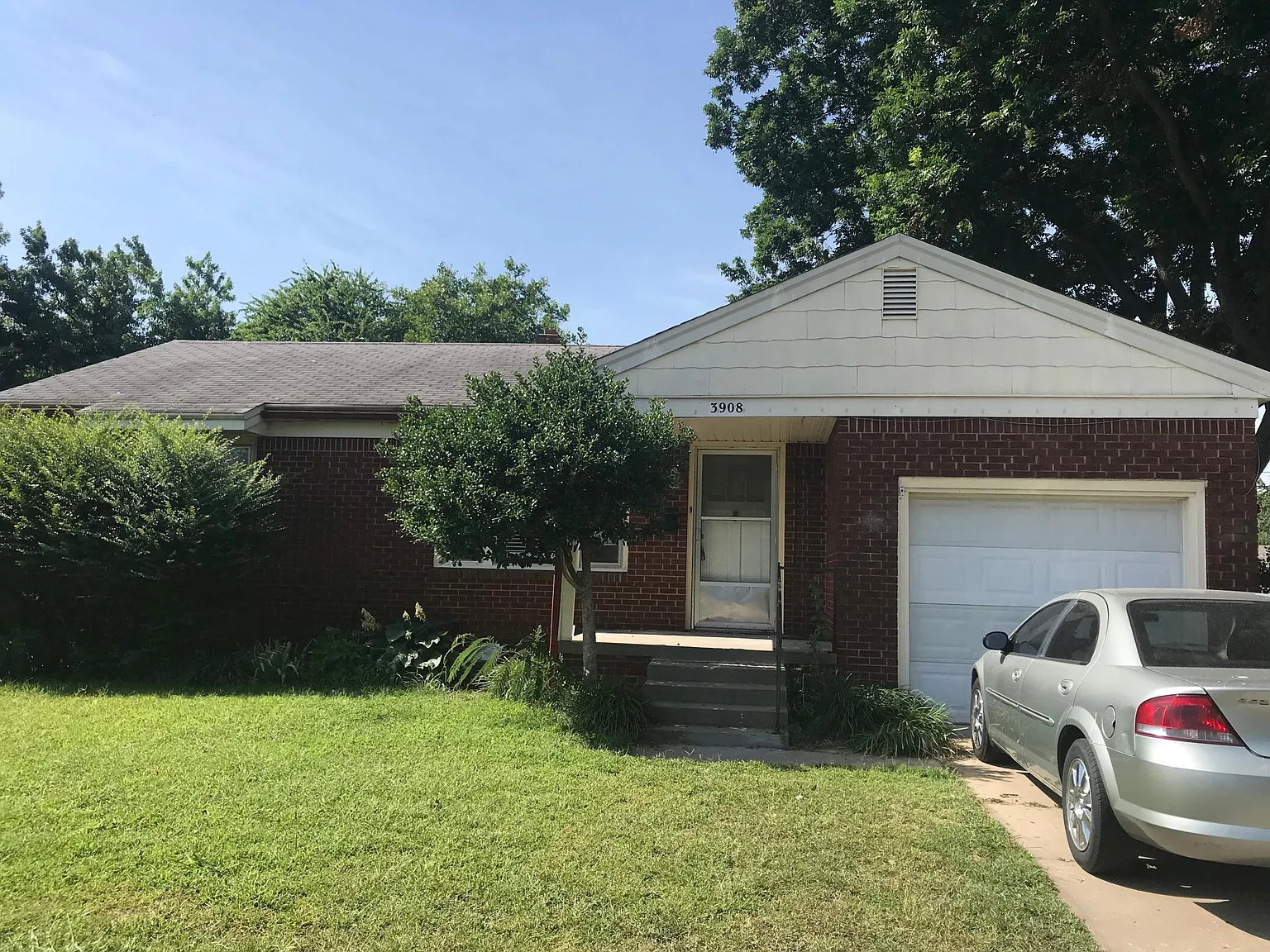 4 bed, 1700 sqft, $1,195 — Photo 1