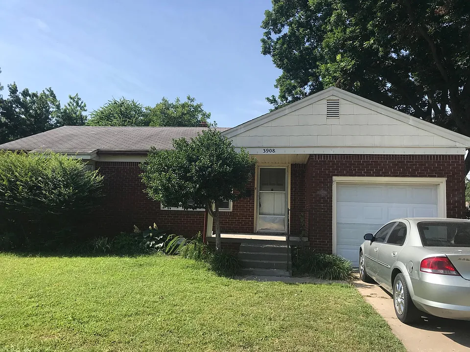 3908 NW 18th St