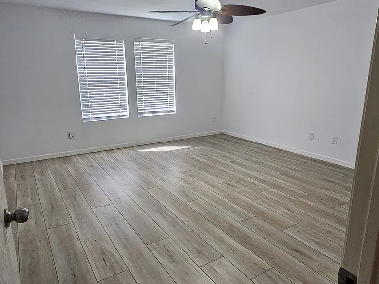 9608 George Washington Dr — Photo 13