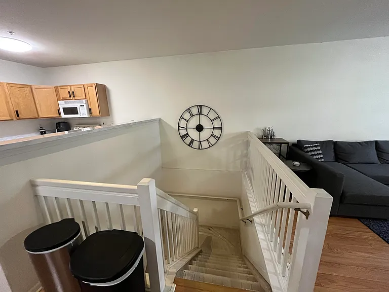 1021 Maiden Ln — Photo 9
