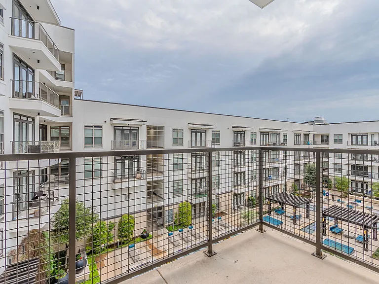 Anthem Cityline Apartments — Photo 11