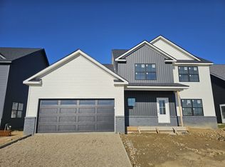 1304 Woodbine Rd, Bloomington, IL