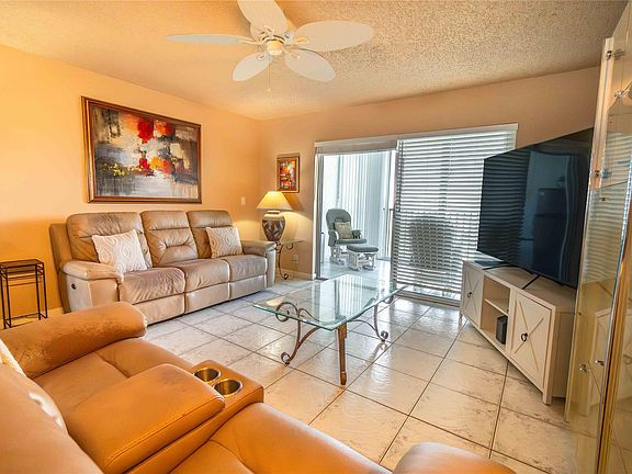 3rd image of 190 SE 5th Avenue #501