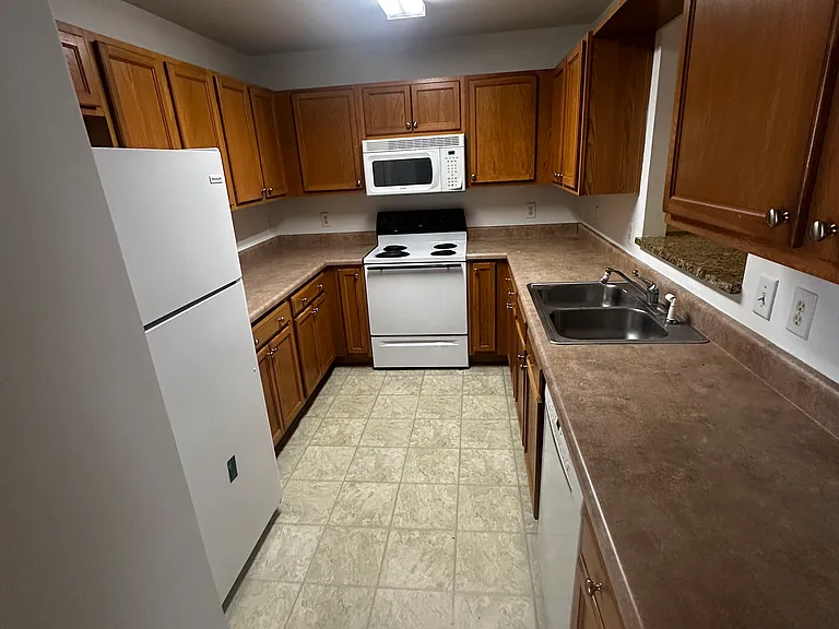 185 Allen Dr #306 — Photo 4