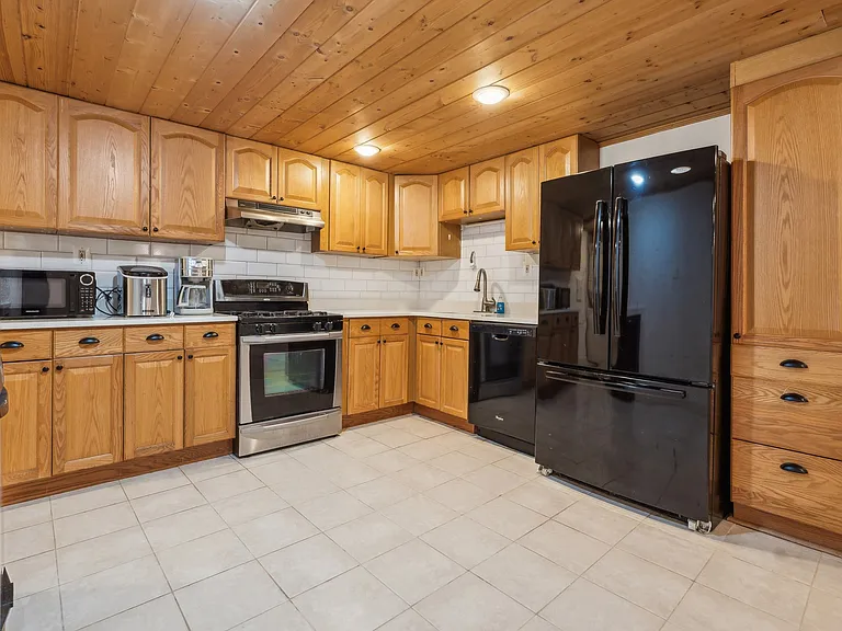 1641 Ritchie Hwy #A — Photo 6