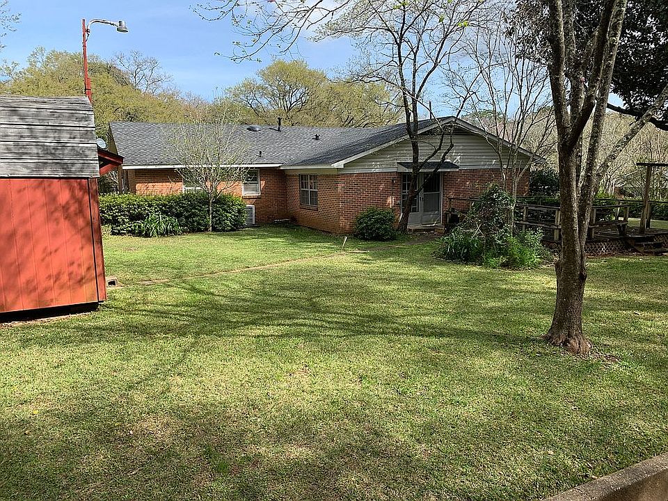 2nd image of 162 Sunset Dr E
