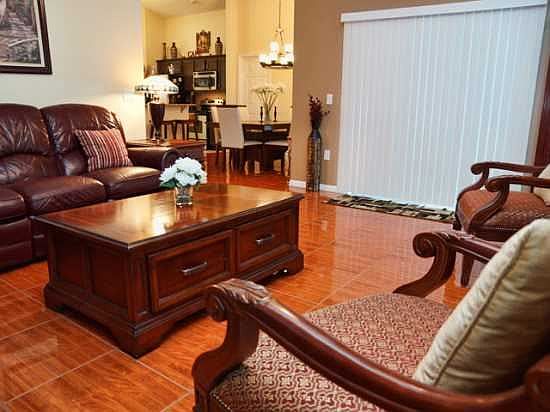CL4P5136VL-living-area