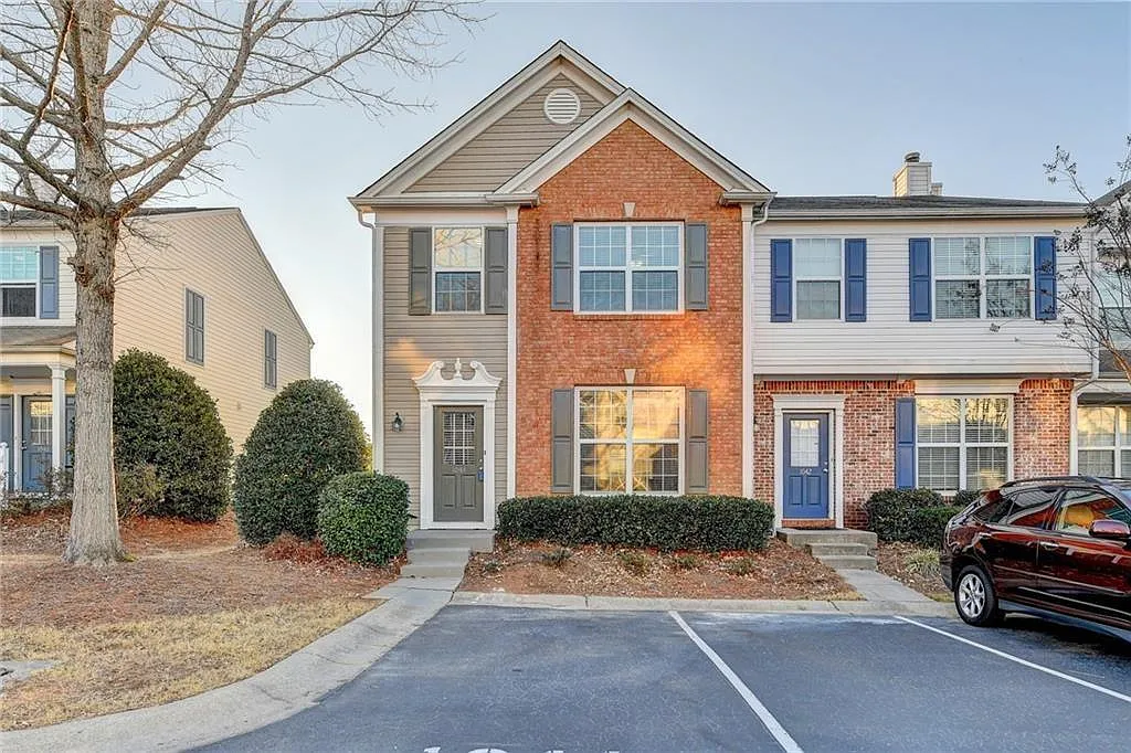 3 bed, 2.5 bath, 1386 sqft, $2,325 — Photo 1