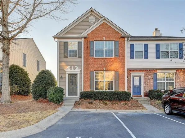 1044 Prestwyck Ct, Alpharetta, GA 30004