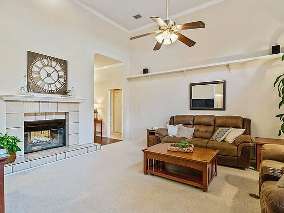 5th image of 502 Anthony Dr