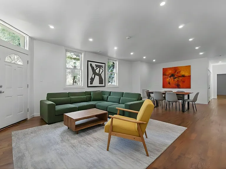 925 Elm St #1 — Photo 1