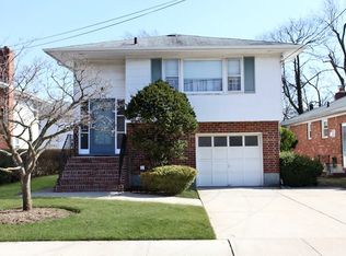 146 Utterley Rd, Malverne, NY 11565