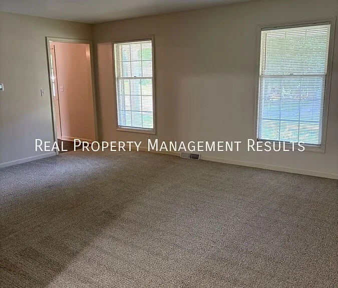 7577 Nottingham Dr — Photo 7