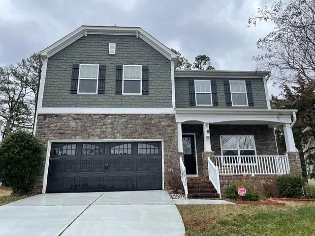 5 bed, 2.5 bath, 2950 sqft, $3,300 — Photo 2