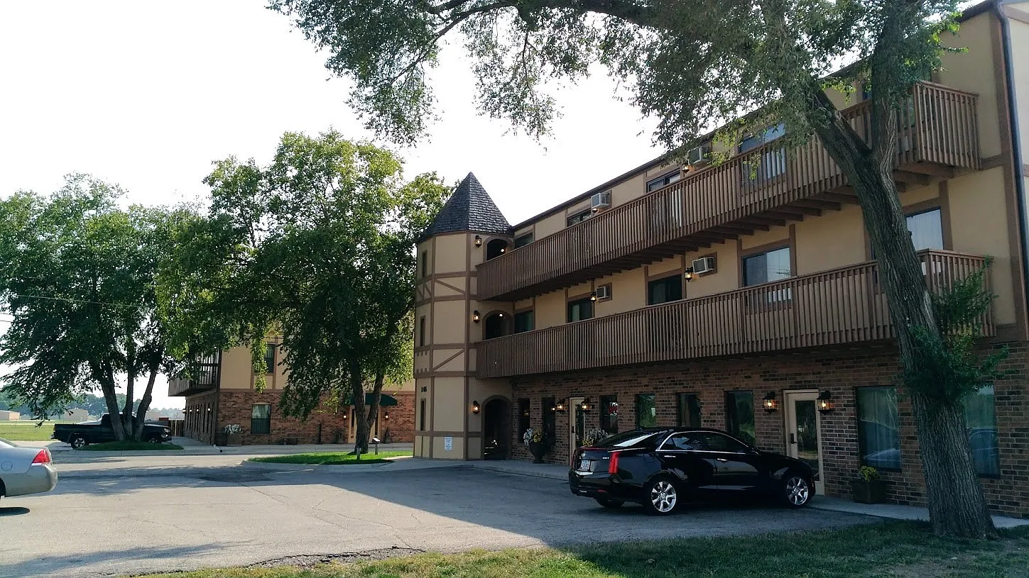 Alexis Manor — Photo 1