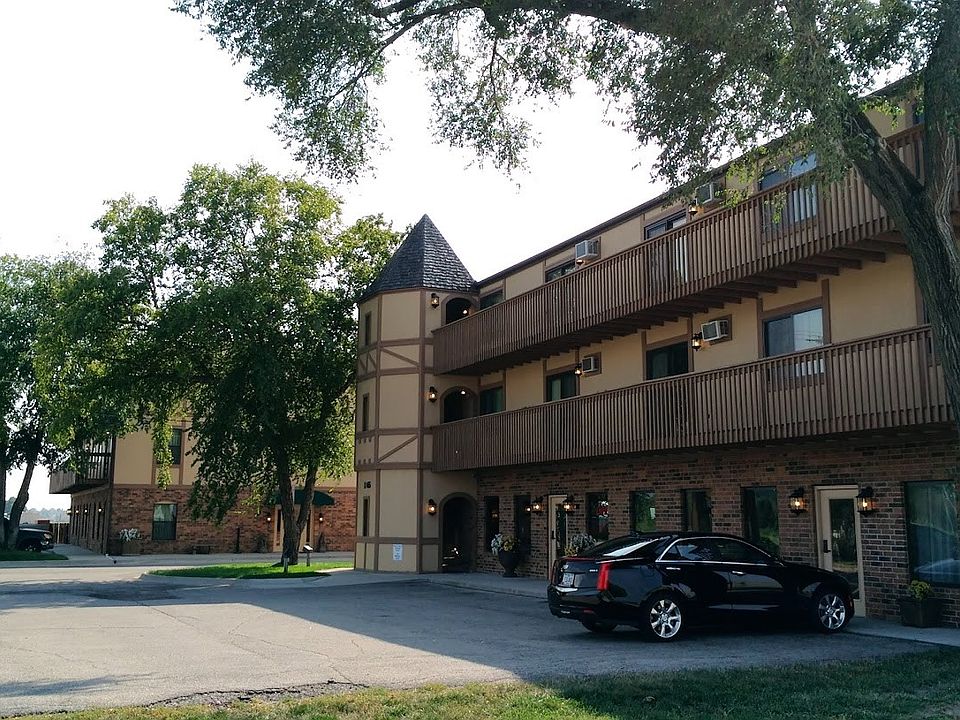 1st image of 1165 S Riverside Dr #106