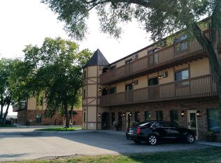 1165 S Riverside Dr #106, Iowa City, IA 52246
