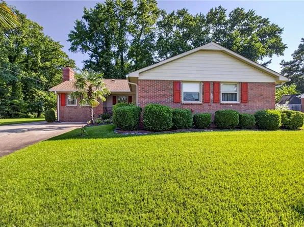 4704 Hunters Point Dr, Portsmouth, VA 23703