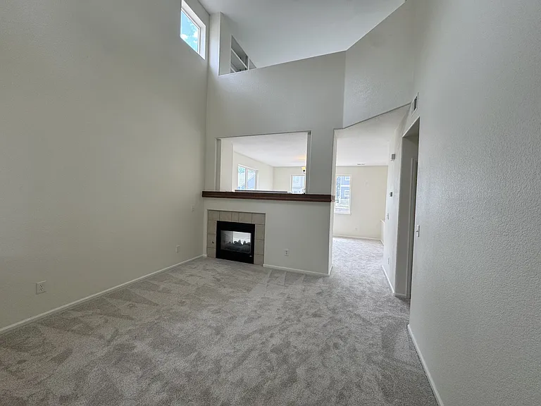 2444 E 127th Pl — Photo 3