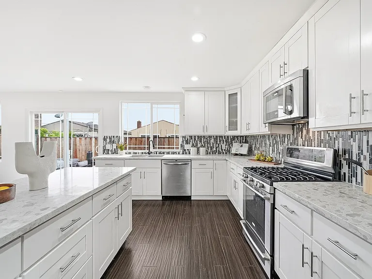 36045 Haley St — Photo 5