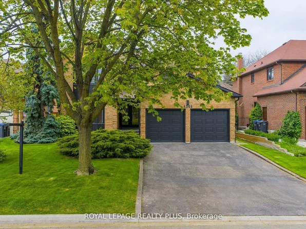 4344 Dallas Ct, Mississauga, ON L4W 4G7