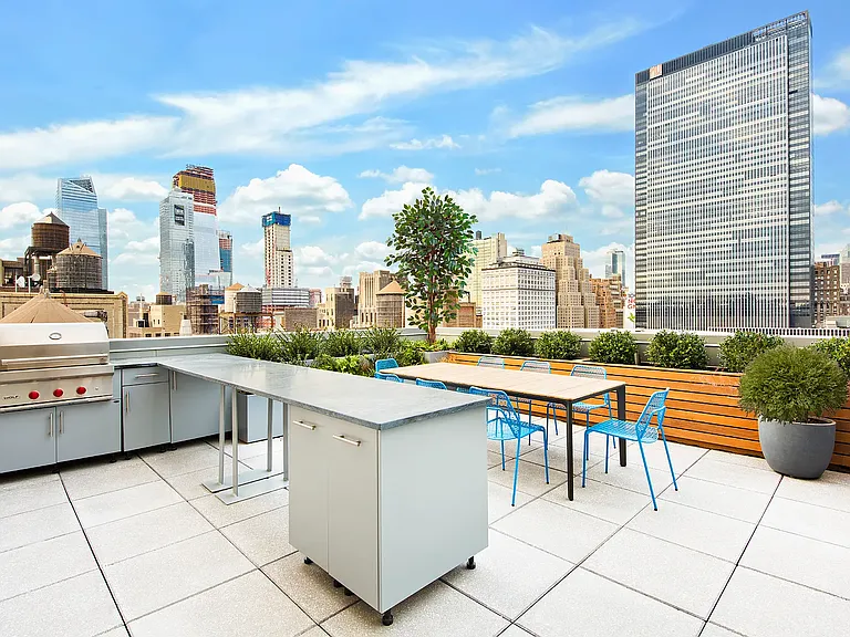 221 W 29th St #19A — Photo 7
