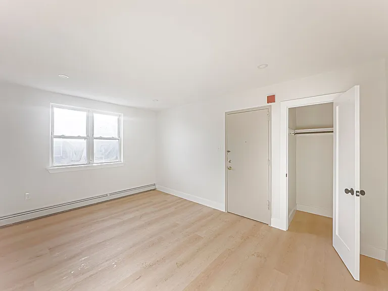 Fairfield Apartments — Photo 8