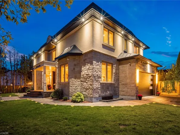 408 Seabourne Dr, Oakville, ON L6L 4G1