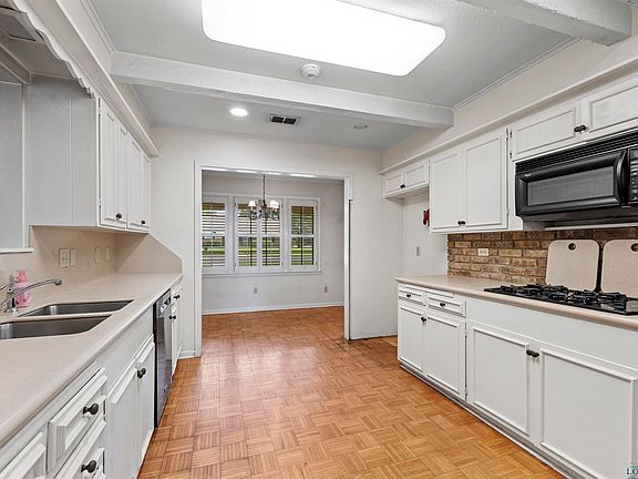 2nd image of 3 Ramblewood Dr