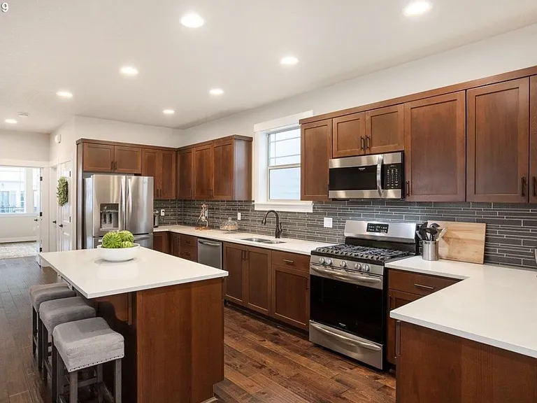 7023 NW Eleanor Ave — Photo 6