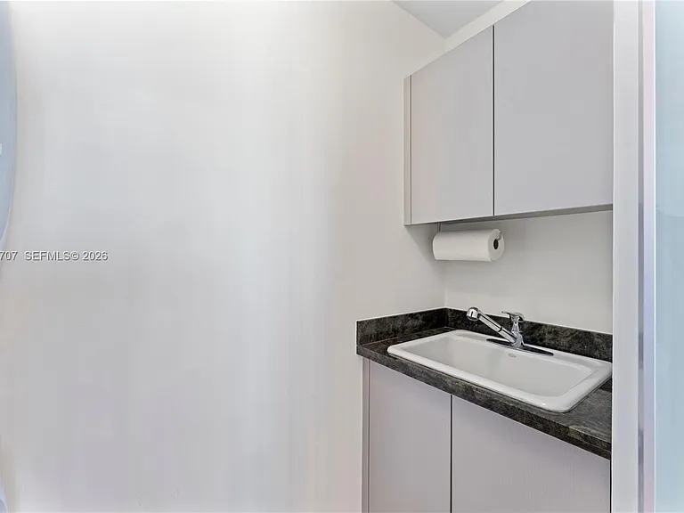 5959 Collins Ave #1201 — Photo 16