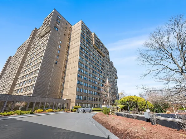 250 Hammond Pond Pkwy APT 606N, Newton, MA 02467