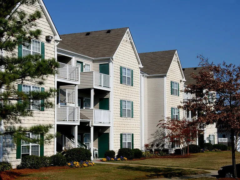 Taylor Pointe Apartments — Photo 35